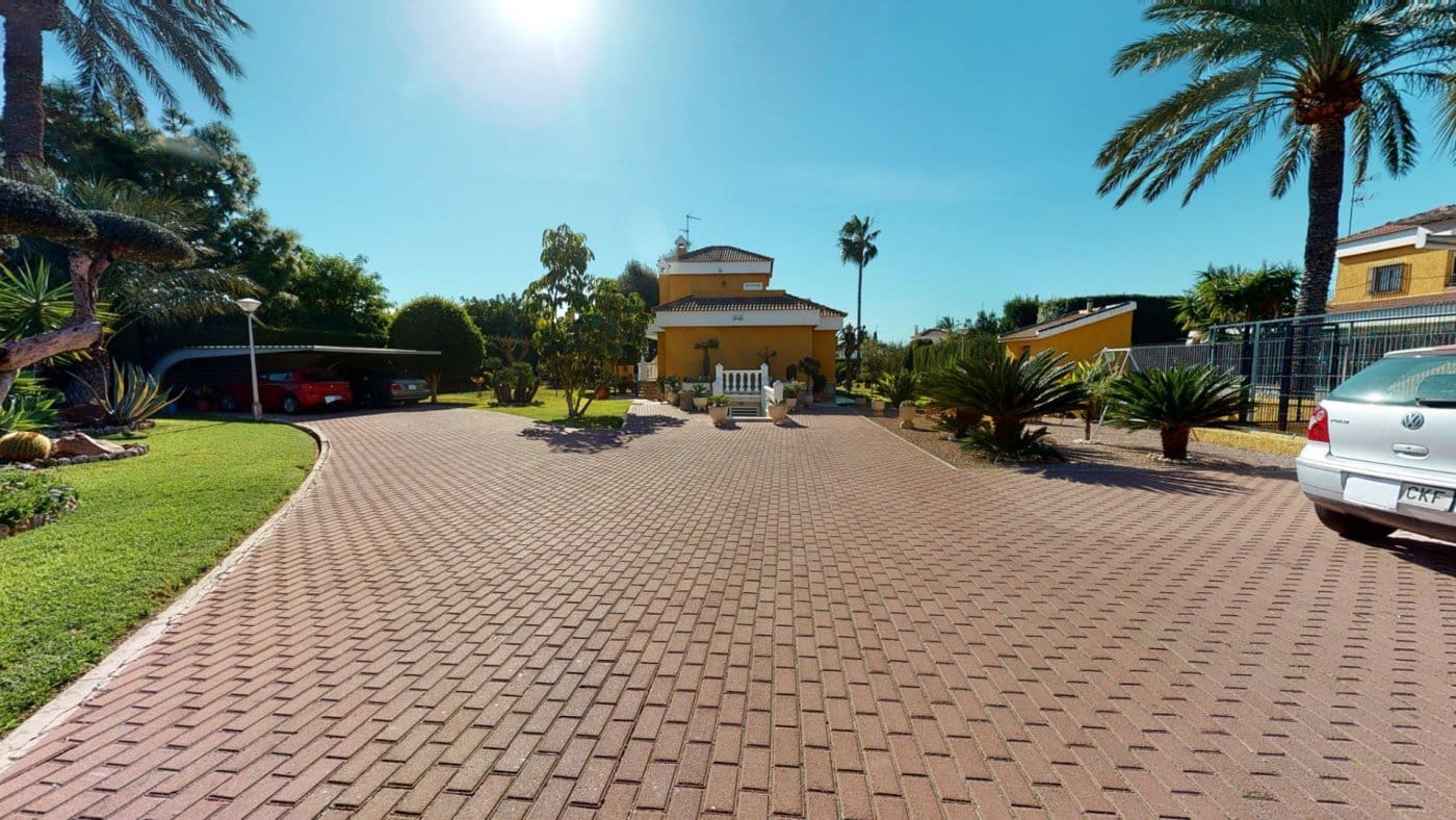 5 soveværelse Villa til salg i Elche / Elx med swimmingpool garage - € 649.000 (Ref: 8949006)