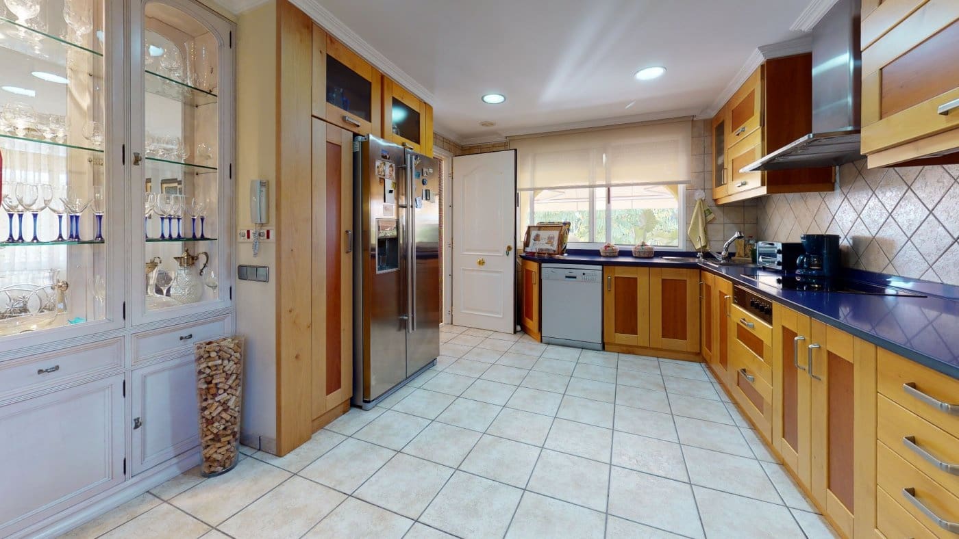 5 soveværelse Villa til salg i Elche / Elx med swimmingpool garage - € 649.000 (Ref: 8949006)