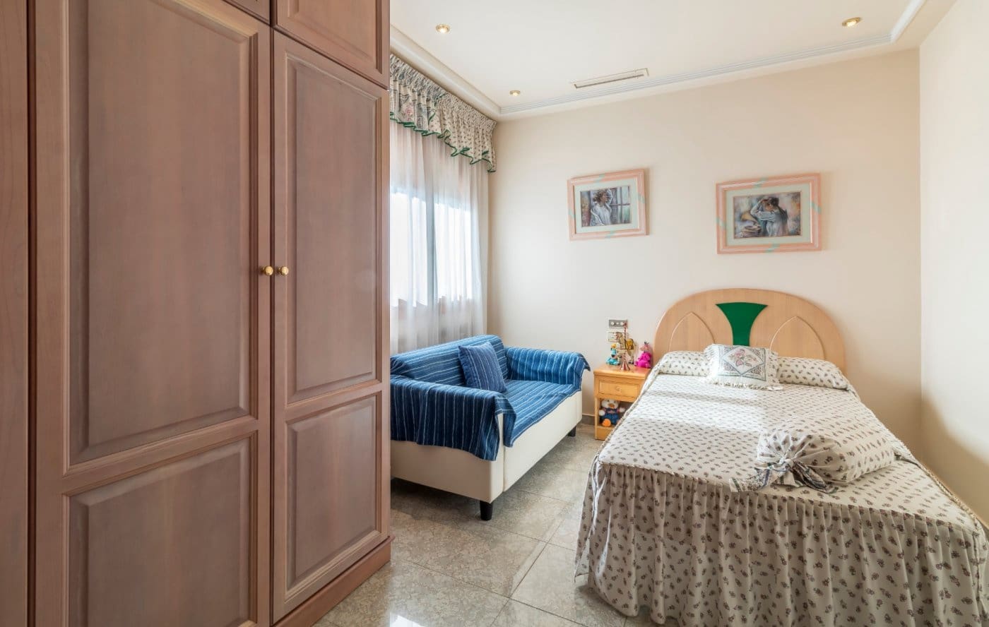 6 soveværelse Villa til salg i Valverde med swimmingpool garage - € 920.000 (Ref: 8949007)