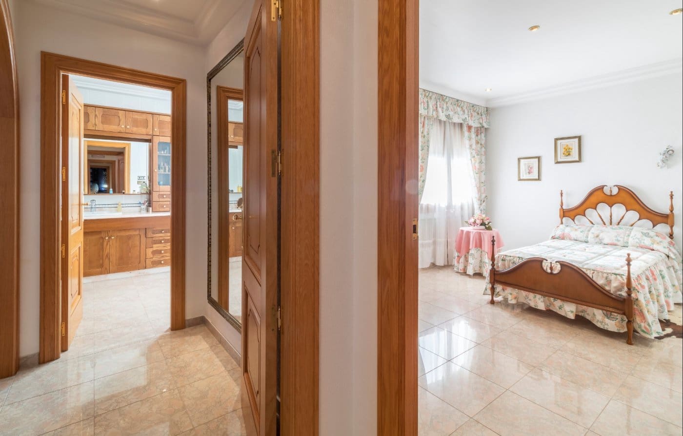 6 soveværelse Villa til salg i Valverde med swimmingpool garage - € 920.000 (Ref: 8949007)