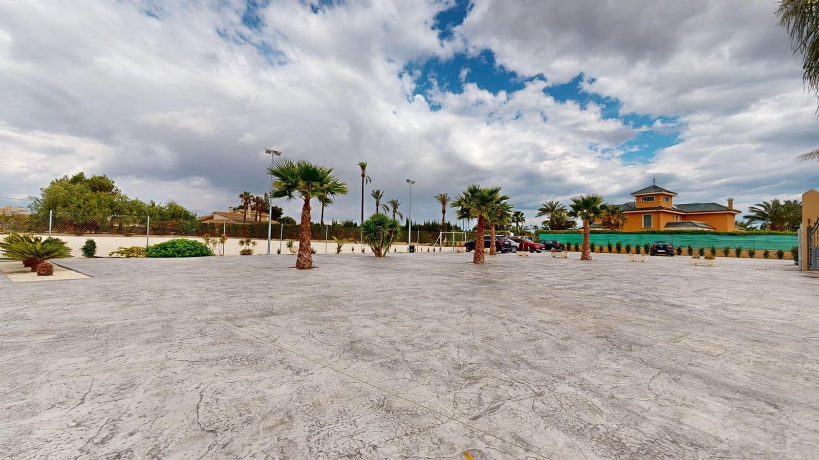 15 makuuhuone Huvila myytävänä paikassa Elche / Elx mukana 
autotalli - 800 000 € (Ref: 8957241)