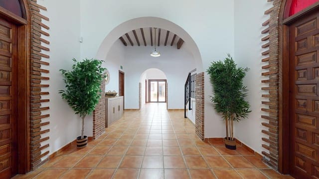 15 makuuhuone Huvila myytävänä paikassa Elche / Elx mukana 
autotalli - 800 000 € (Ref: 8957241)