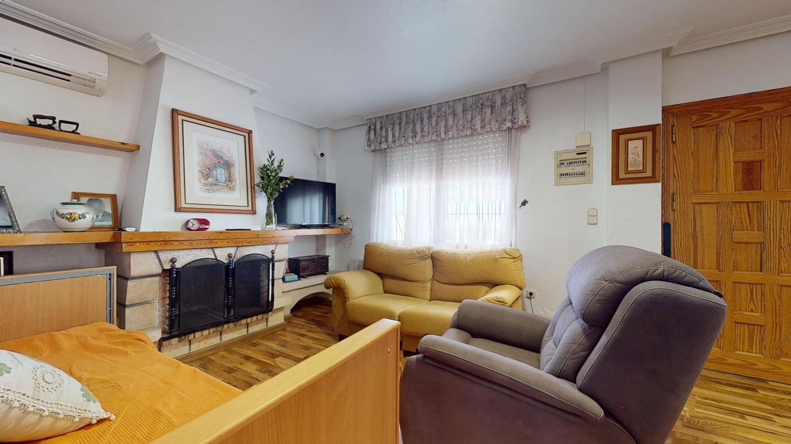 Chalet de 4 habitaciones en Elche / Elx en venta con piscina garaje - 400.000 € (Ref: 9255130)