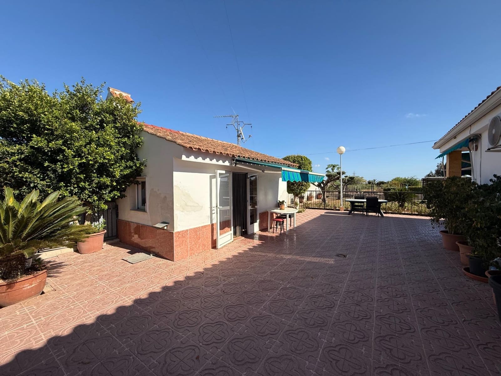 Chalet de 4 habitaciones en Elche / Elx en venta con piscina garaje - 400.000 € (Ref: 9255130)