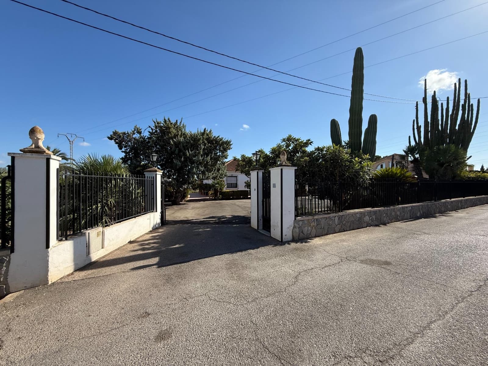 Chalet de 4 habitaciones en Elche / Elx en venta con piscina garaje - 400.000 € (Ref: 9255130)