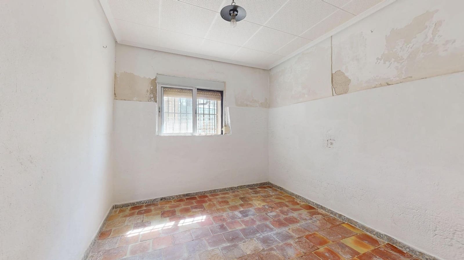 5 sypialnia Finka/Dom wiejski na sprzedaż w Jubalcoy / Jubalcoi z garażem - 390 000 € (Ref: 9285339)