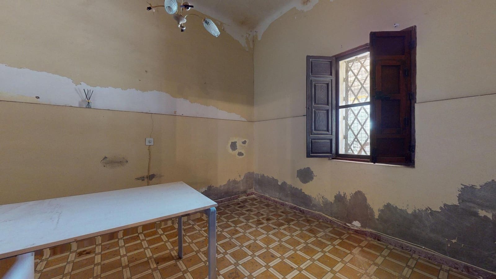 5 sypialnia Finka/Dom wiejski na sprzedaż w Jubalcoy / Jubalcoi z garażem - 390 000 € (Ref: 9285339)