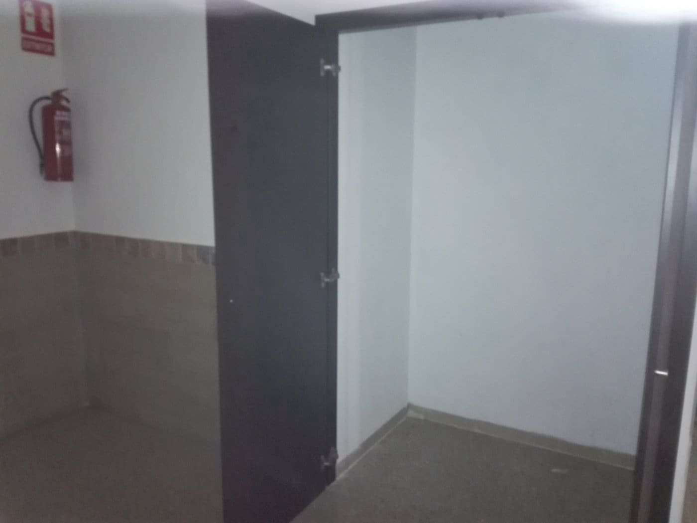 Commercieel te koop in Elche / Elx - € 165.000 (Ref: 9406563)