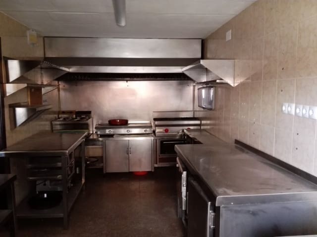 Commercial for sale in Altabix, Elche / Elx - € 165,000 (Ref: 9406563)