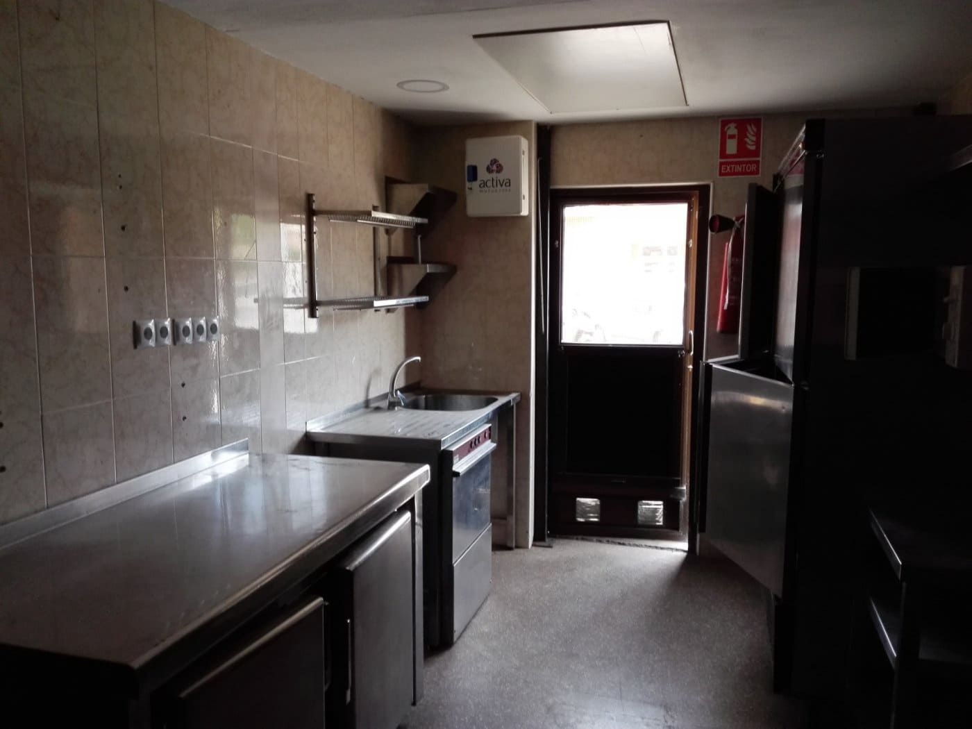 Commercieel te koop in Elche / Elx - € 165.000 (Ref: 9406563)