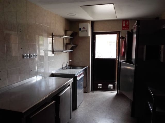 Commercial for sale in Altabix, Elche / Elx - € 165,000 (Ref: 9406563)