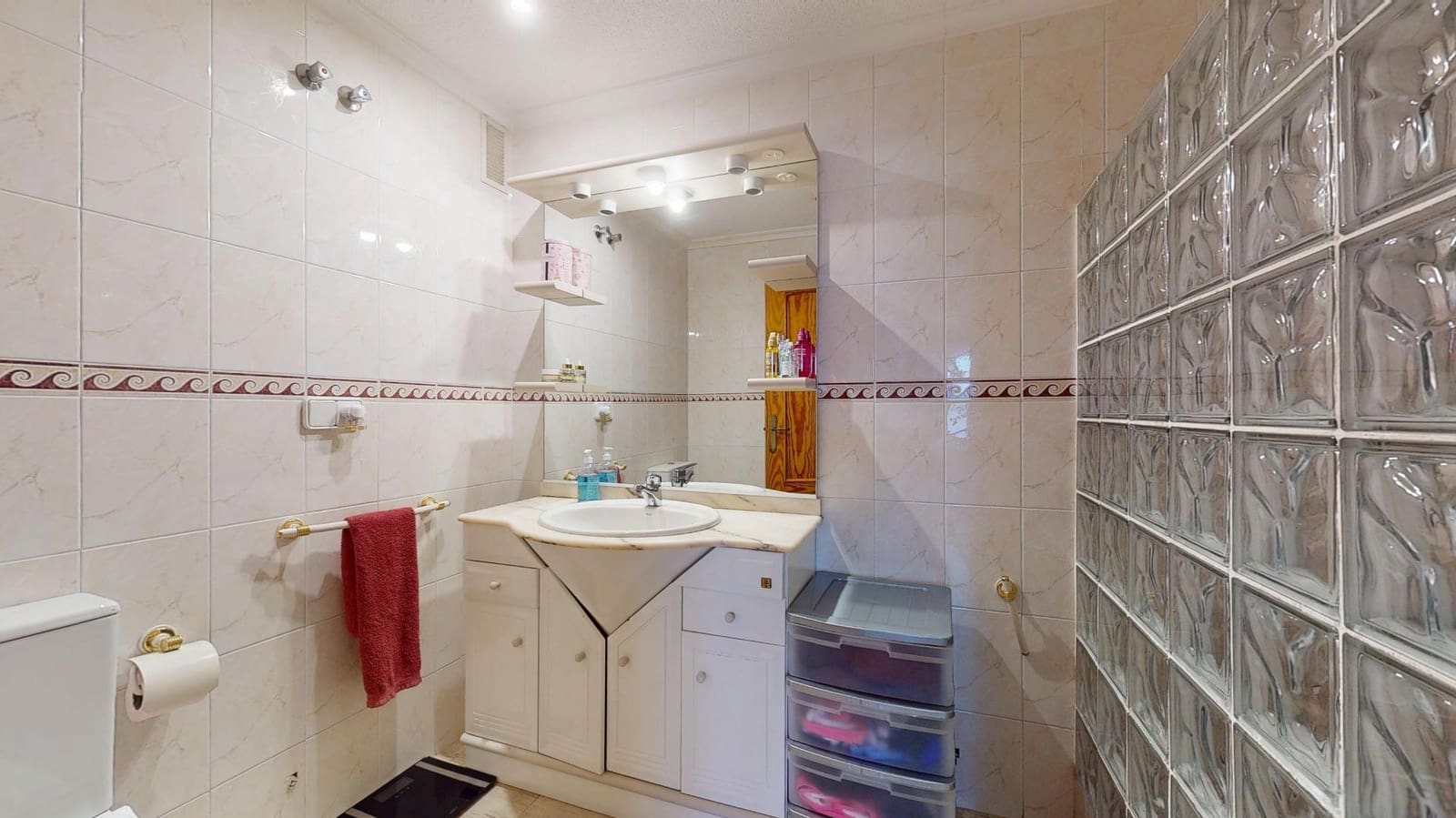 3 bedroom Flat for sale in Elche / Elx with pool - € 230,000 (Ref: 9481276)