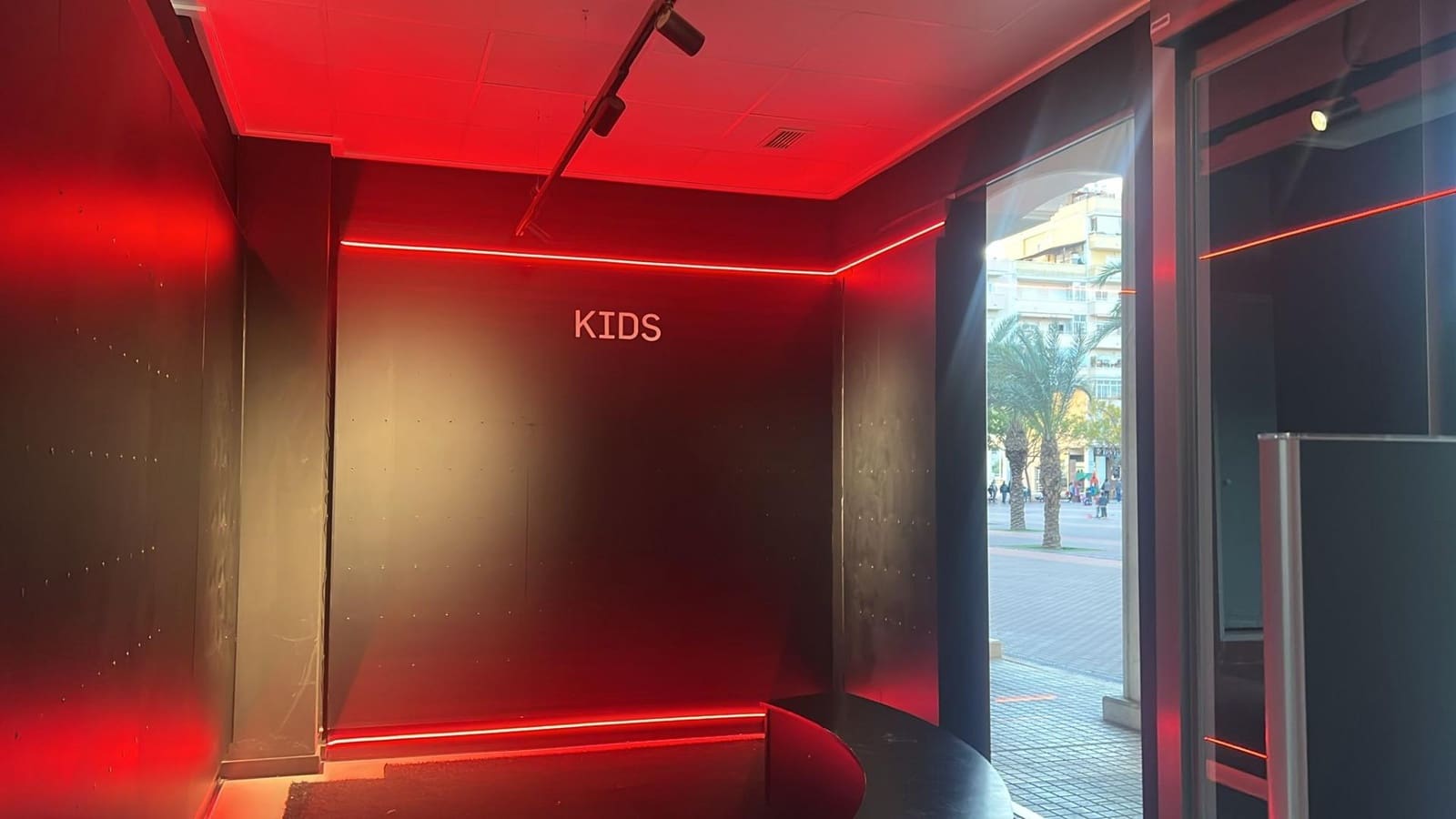 Erhverv til leje i Elche / Elx - € 2.900 (Ref: 9773226)