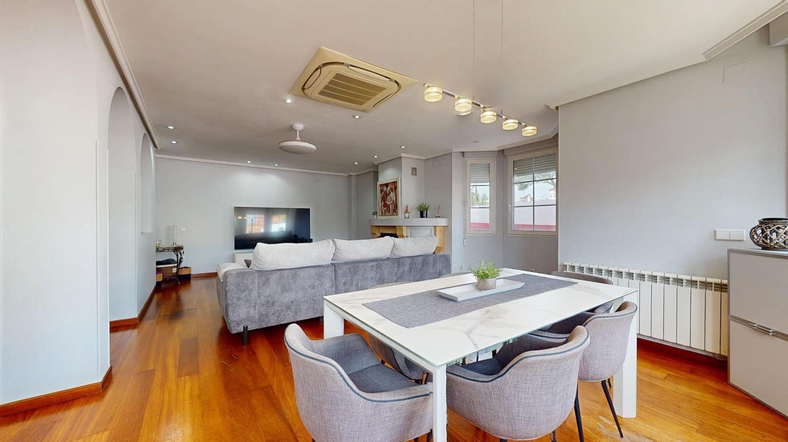 4 bedroom Bungalow for sale in Elche / Elx with pool - € 630,000 (Ref: 9825404)