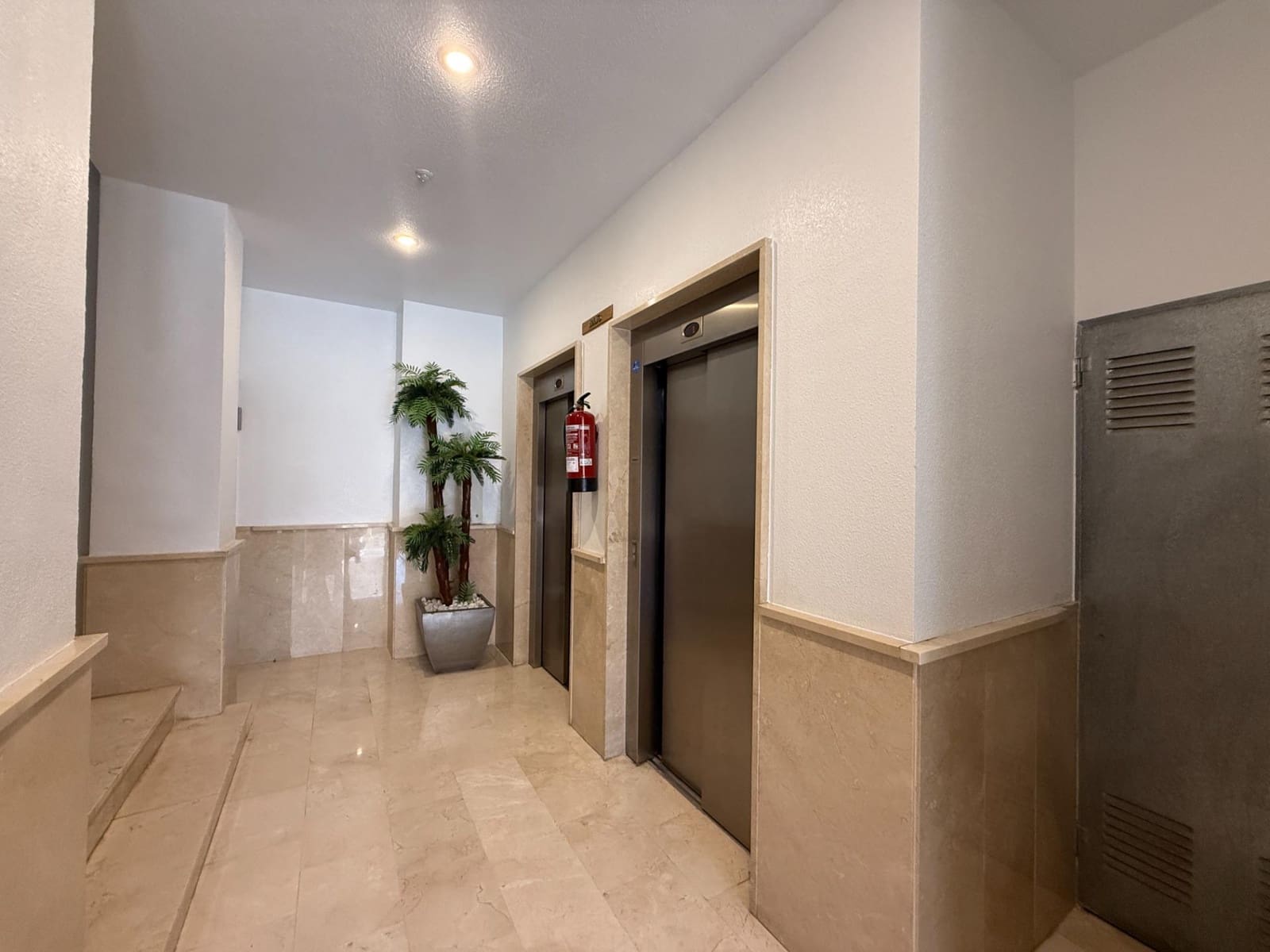3 bedroom Flat for sale in Elche / Elx with pool garage - € 359,000 (Ref: 9963227)