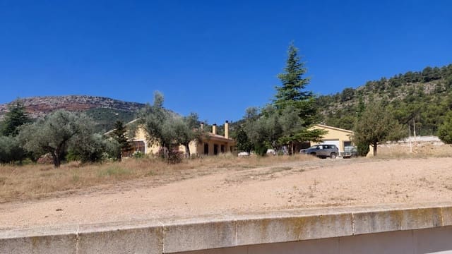 4 bedroom Finca/Country House for sale in Ayora - € 3,500,000 (Ref: 10043164)