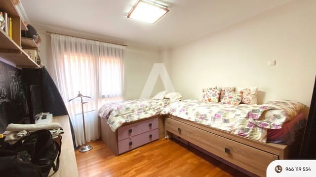 4 quarto Apartamento para venda em Villena com garagem - 280 000 € (Ref: 10086357)