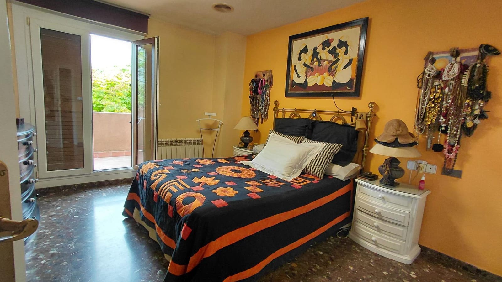 4 makuuhuone Rivitalo myytävänä paikassa Villena mukana uima-altaan 
autotalli - 295 000 € (Ref: 10086358)