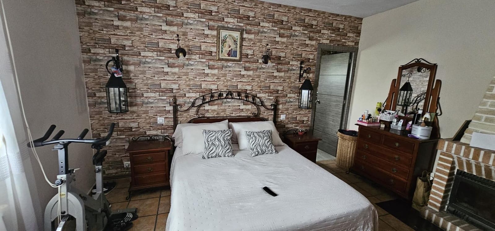 4 slaapkamer Villa te koop in Villena met zwembad garage - € 260.000 (Ref: 9273639)