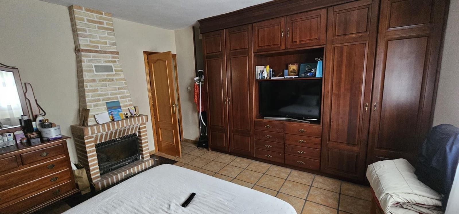 4 slaapkamer Villa te koop in Villena met zwembad garage - € 260.000 (Ref: 9273639)