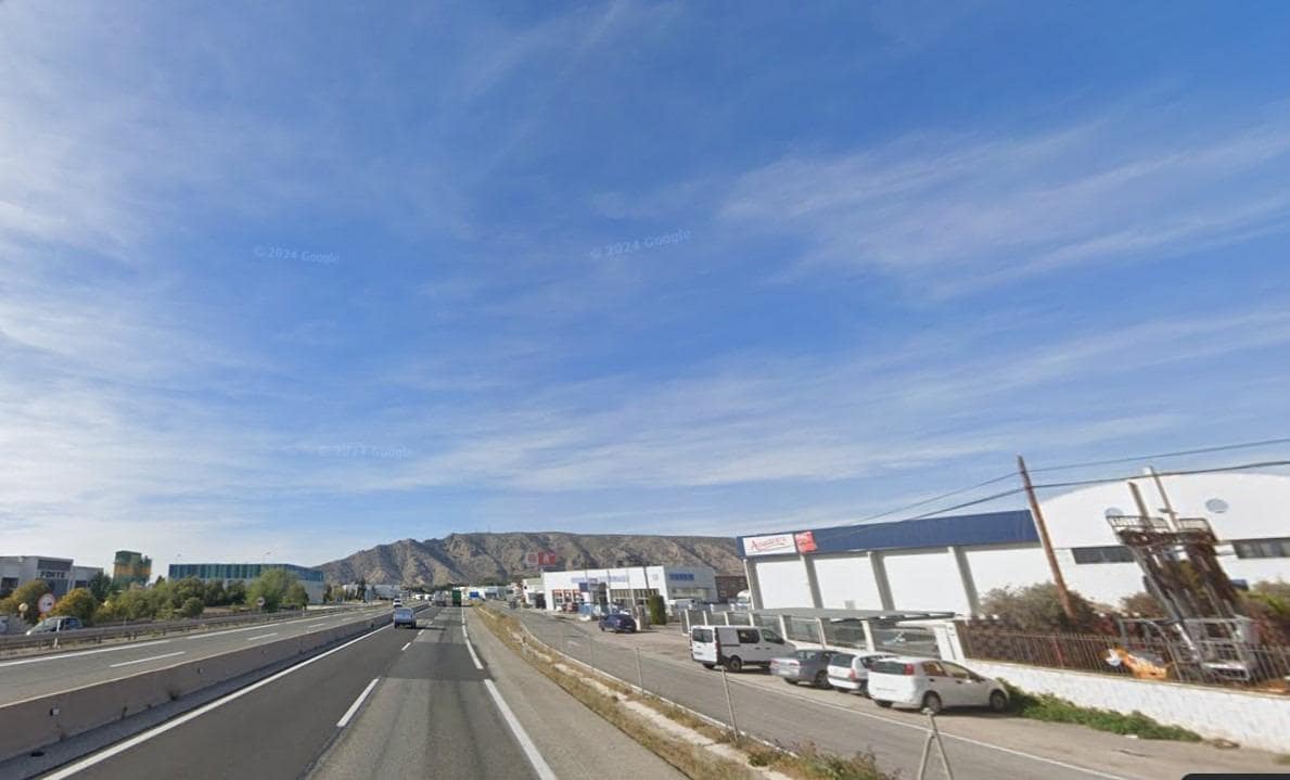 Business for sale in Villena with garage - € 1,200,000 (Ref: 9273661)