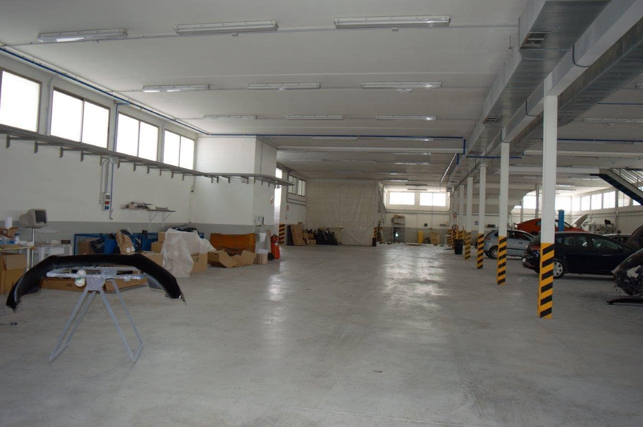 Business for sale in Villena with garage - € 1,200,000 (Ref: 9273661)