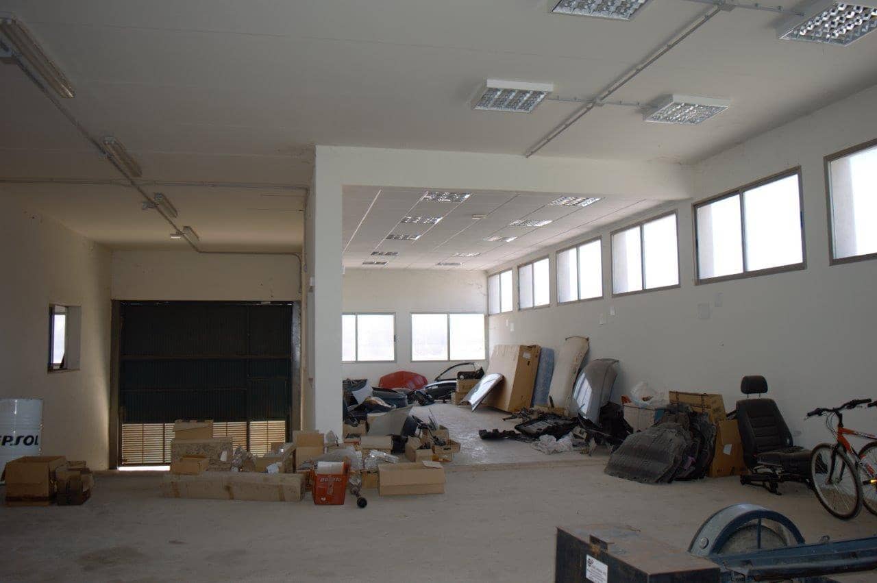 Business for sale in Villena with garage - € 1,200,000 (Ref: 9273661)
