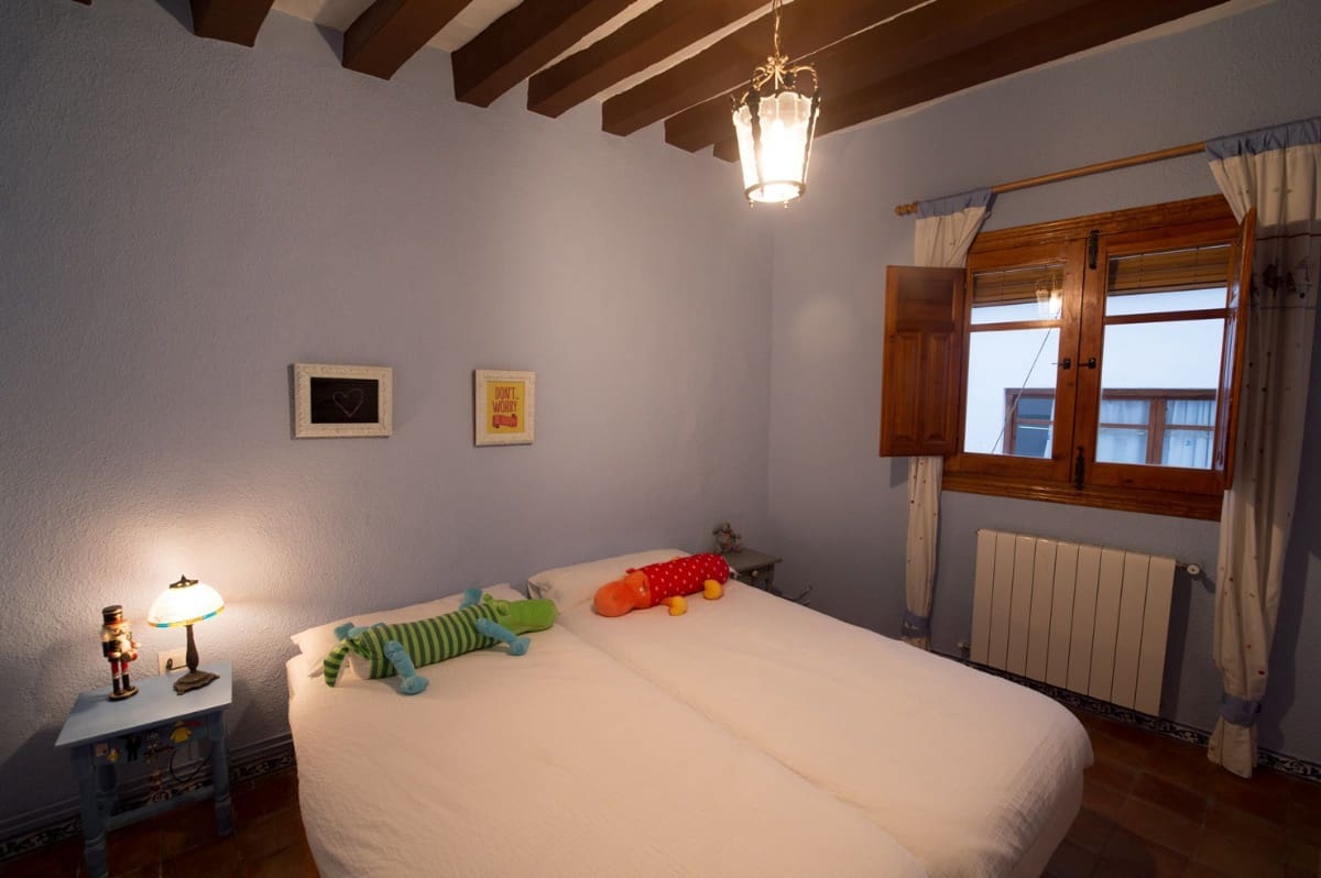 3 bedroom Townhouse for sale in Biar - € 205,000 (Ref: 9276496)