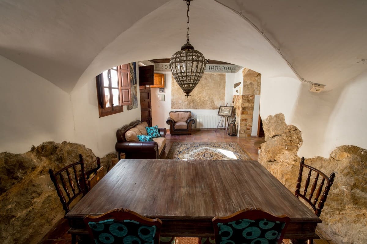 3 bedroom Townhouse for sale in Biar - € 205,000 (Ref: 9276496)