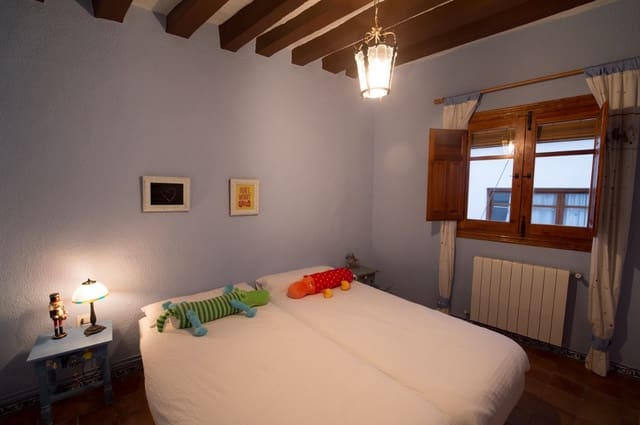 3 bedroom Townhouse for sale in Biar - € 205,000 (Ref: 9276496)