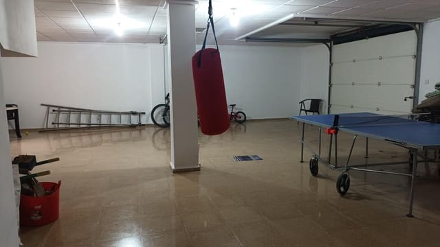 5 slaapkamer Villa te koop in Villena met zwembad garage - € 450.000 (Ref: 9276499)