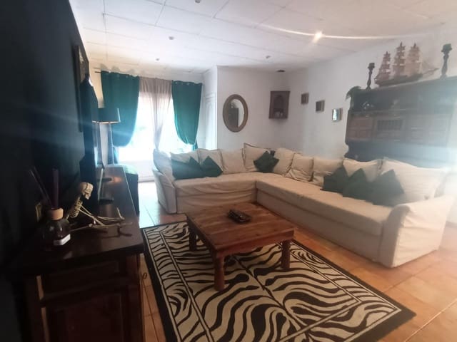 Chalet de 6 habitaciones en Villena en venta con piscina - 295.000 € (Ref: 9285363)