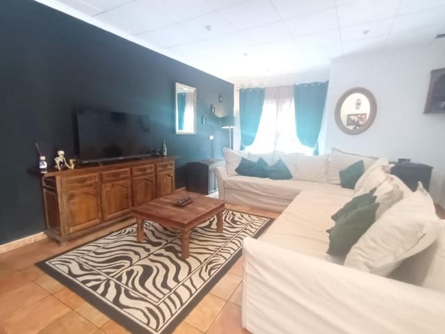 Chalet de 6 habitaciones en Villena en venta con piscina - 295.000 € (Ref: 9285363)