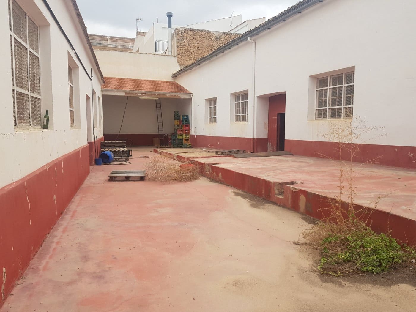 Business for sale in Villena - € 450,000 (Ref: 9341089)