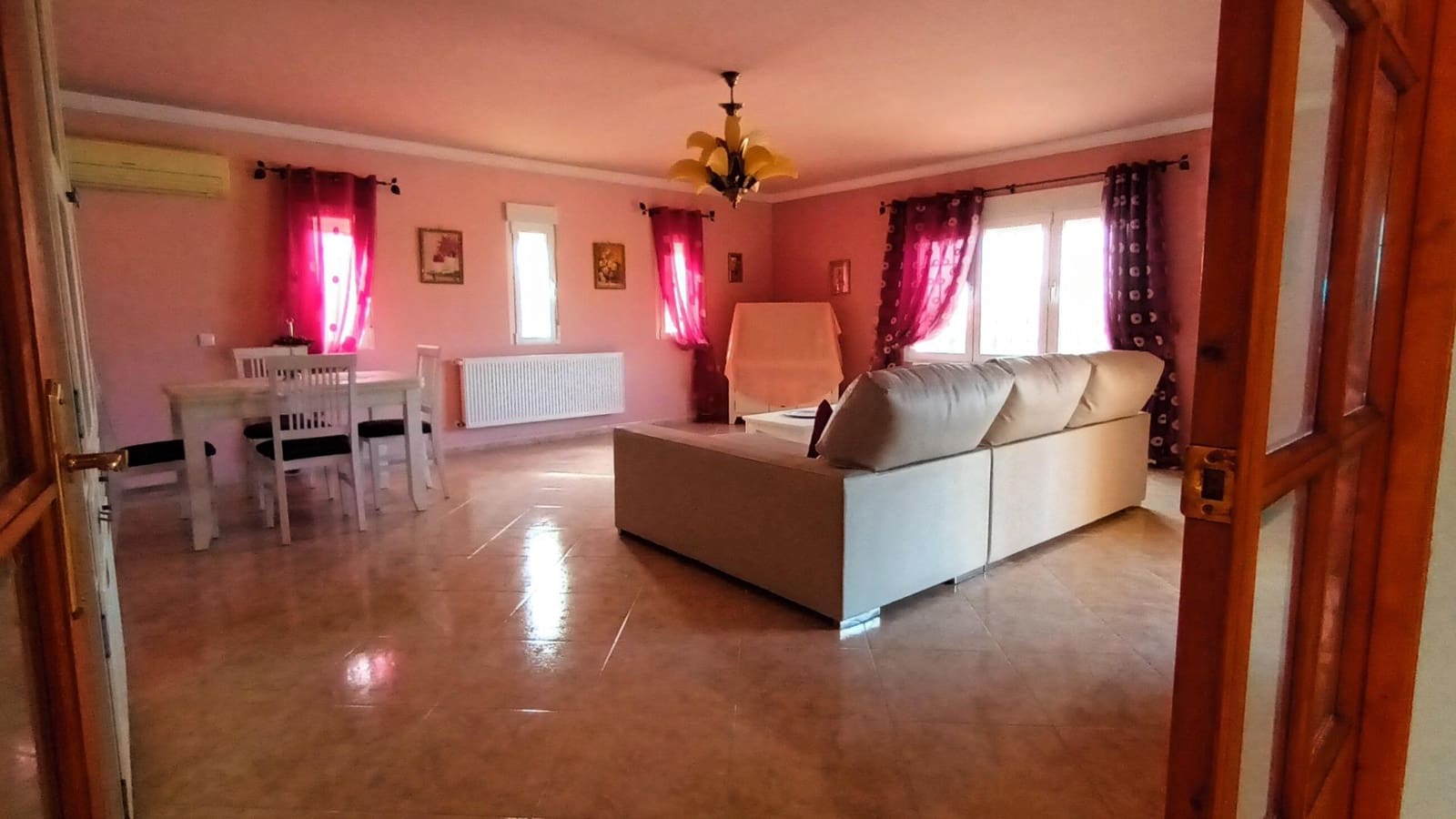 3 sovrum Villa till salu i Villena med pool - 245 000 € (Ref: 9359429)