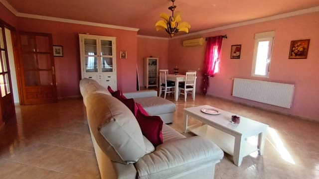 3 slaapkamer Villa te koop in Villena met zwembad - € 245.000 (Ref: 9359429)