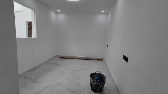 3 sypialnia Bungalow na sprzedaż w Villena - 136 000 € (Ref: 9401600)