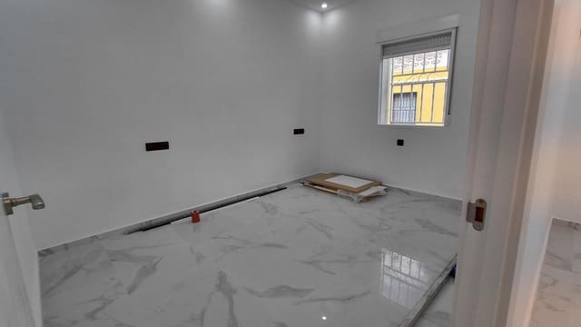 3 makuuhuone Bungalow myytävänä paikassa Villena - 136 000 € (Ref: 9401600)