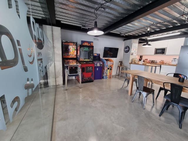 Erhverv til salg i Villena - € 350.000 (Ref: 9440221)