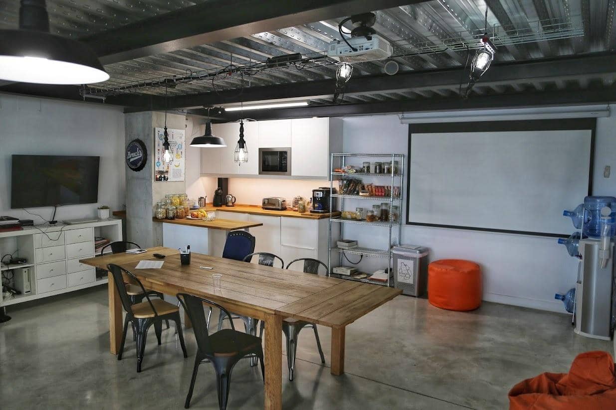 Erhverv til salg i Villena - € 350.000 (Ref: 9440221)