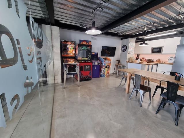 Comercial para venda em Villena - 350 000 € (Ref: 9440221)
