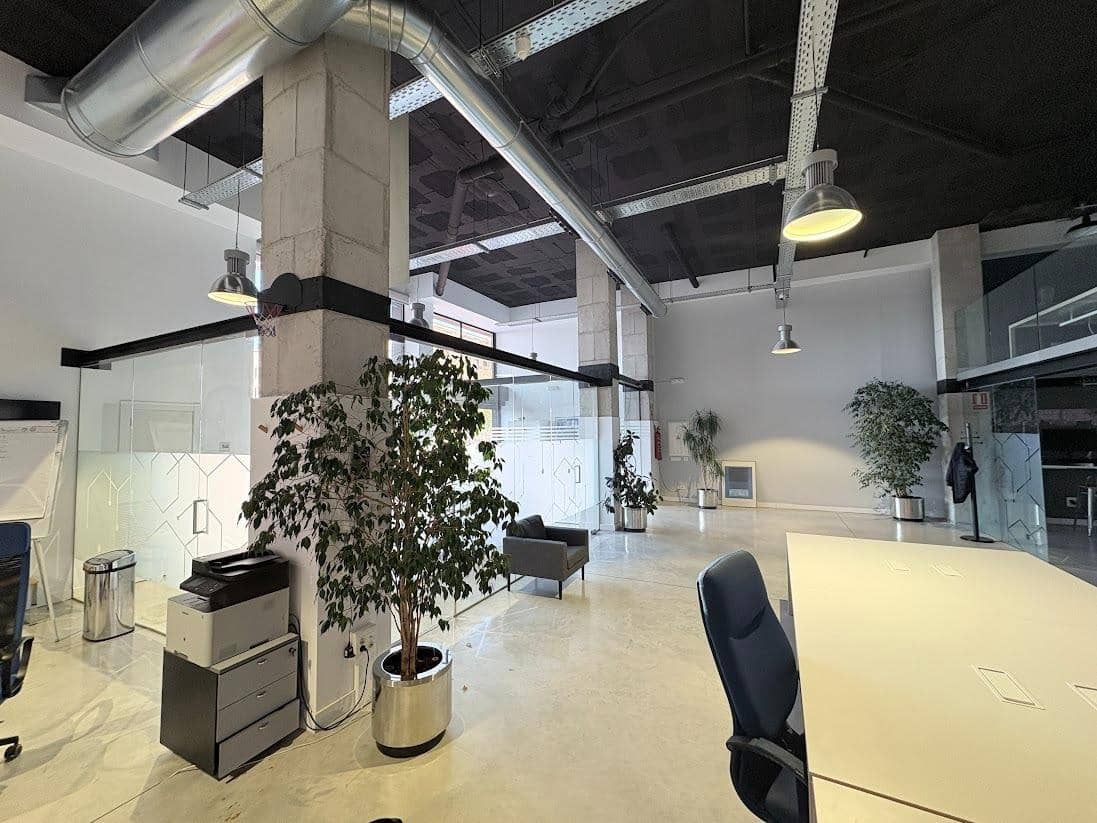 Kaupallinen myytävänä paikassa Villena - 350 000 € (Ref: 9440221)