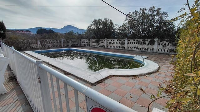 Chalet de 1 habitación en Villena en venta con piscina - 315.000 € (Ref: 9611406)