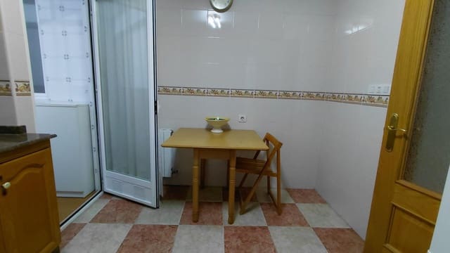 Piso de 4 habitaciones en Villena en venta - 180.000 € (Ref: 9616046)