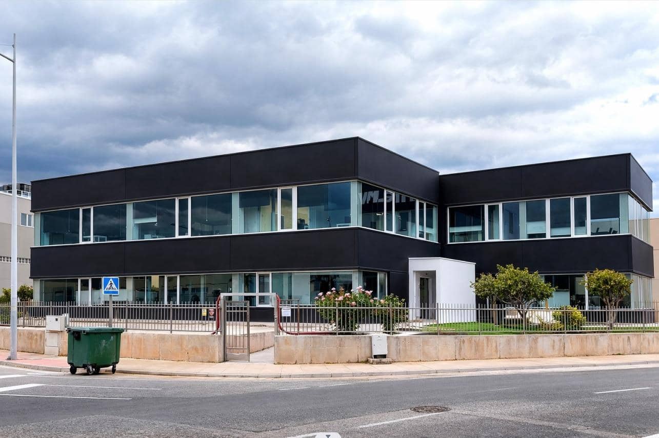 Yritys myytävänä paikassa Elda - 1 950 000 € (Ref: 9630267)