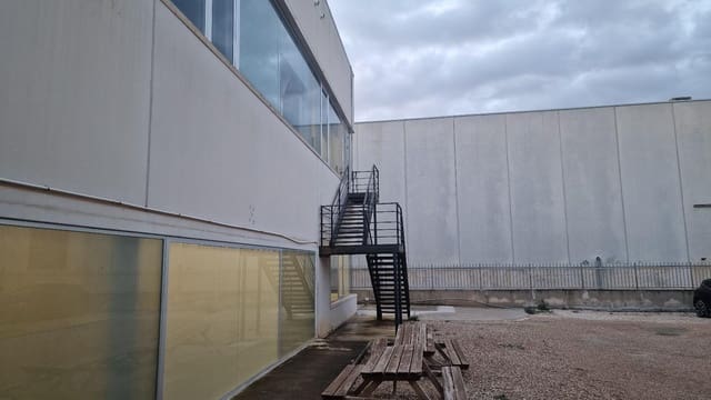 Bedrijf te koop in Elda - € 1.950.000 (Ref: 9630267)