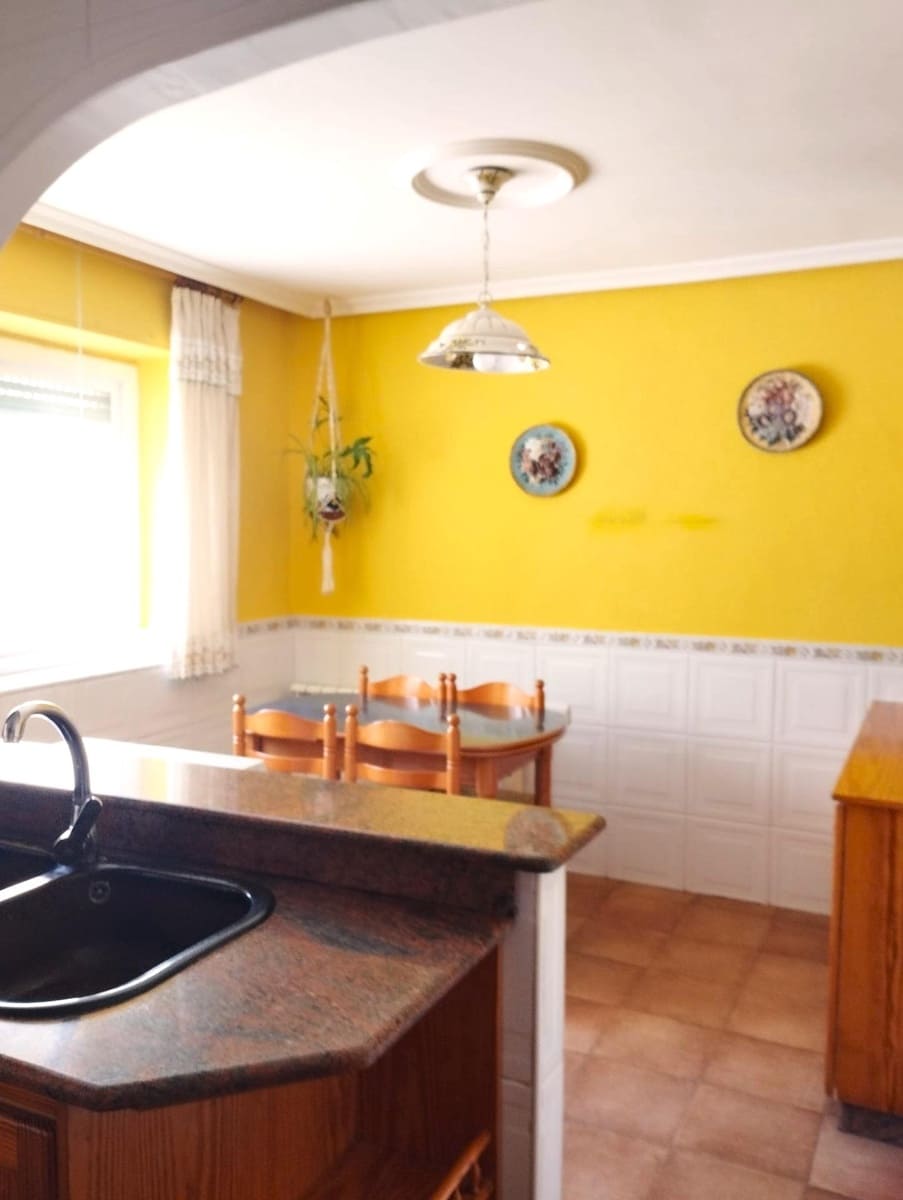 4 bedroom Flat for sale in Ibi - € 160,000 (Ref: 9677616)