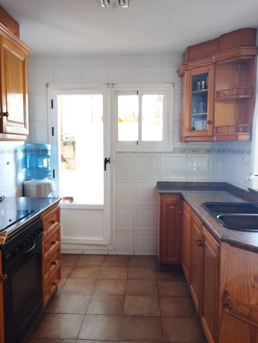 4 bedroom Flat for sale in Ibi - € 160,000 (Ref: 9677616)