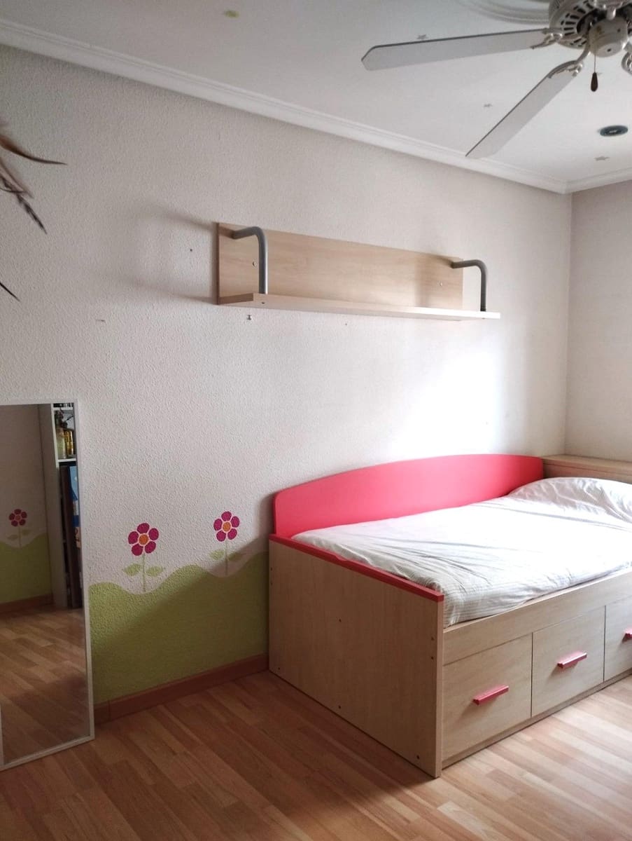 4 bedroom Flat for sale in Ibi - € 160,000 (Ref: 9677616)