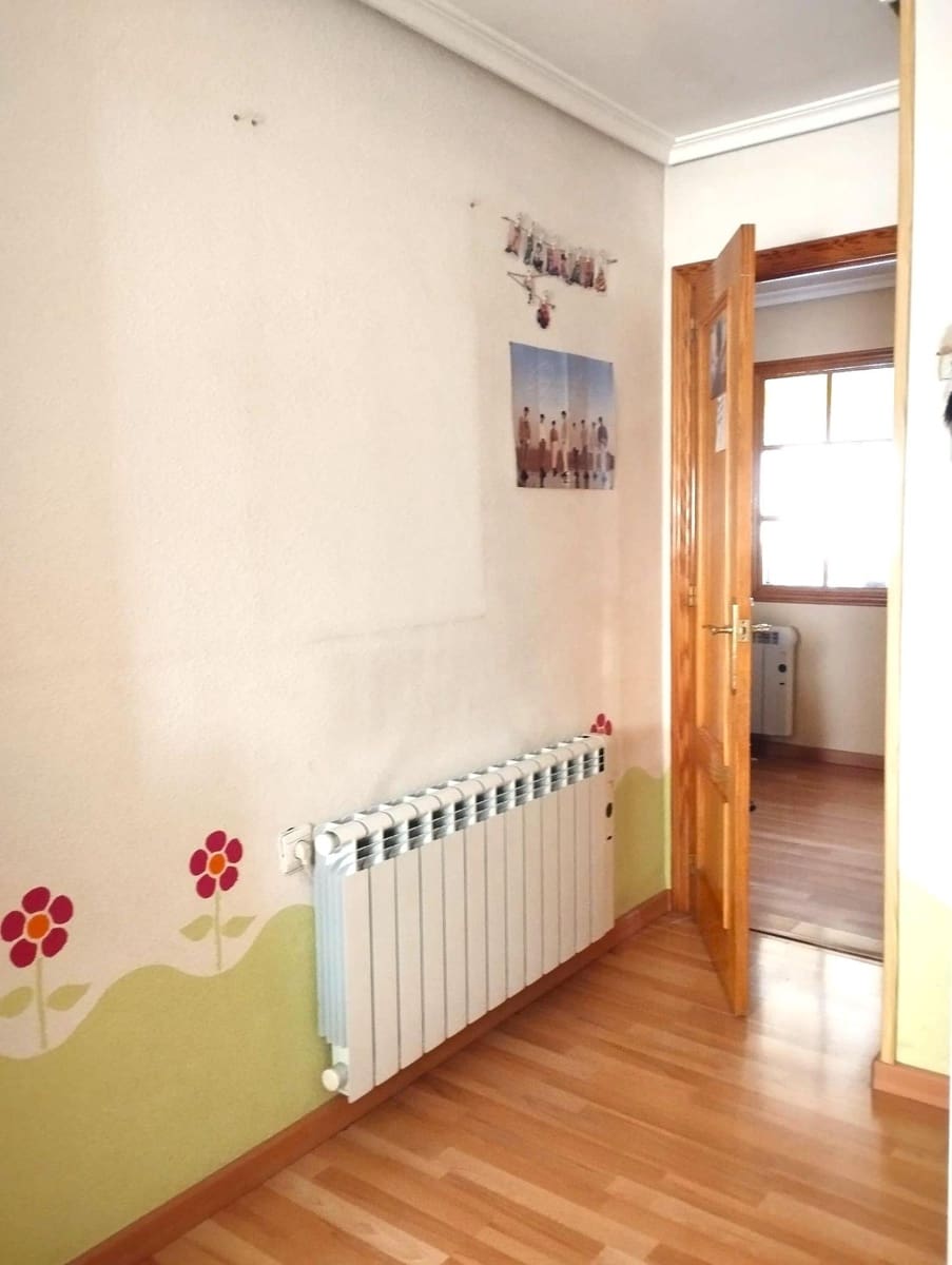 4 bedroom Flat for sale in Ibi - € 160,000 (Ref: 9677616)